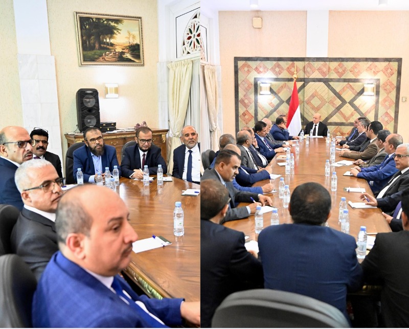 رئيس مجلس القيادة يلتقي قيادات التكتل الوطني للأحزاب والمكونات السياسية